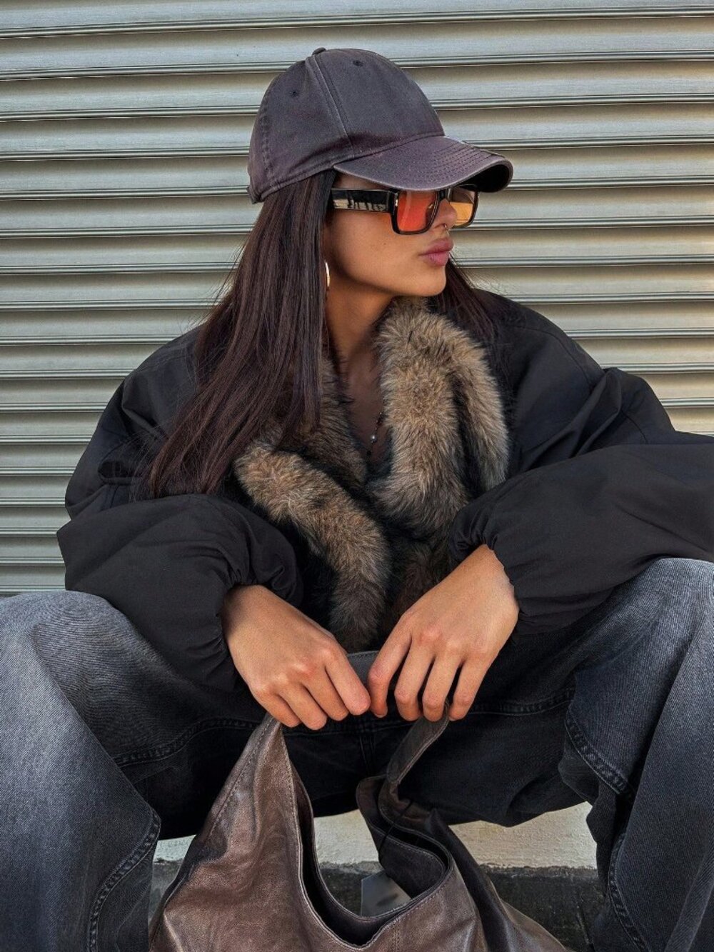 Black Casual Women's Contrast faux Fur Collar Loose Padded Jacket - Picture 5 of 7